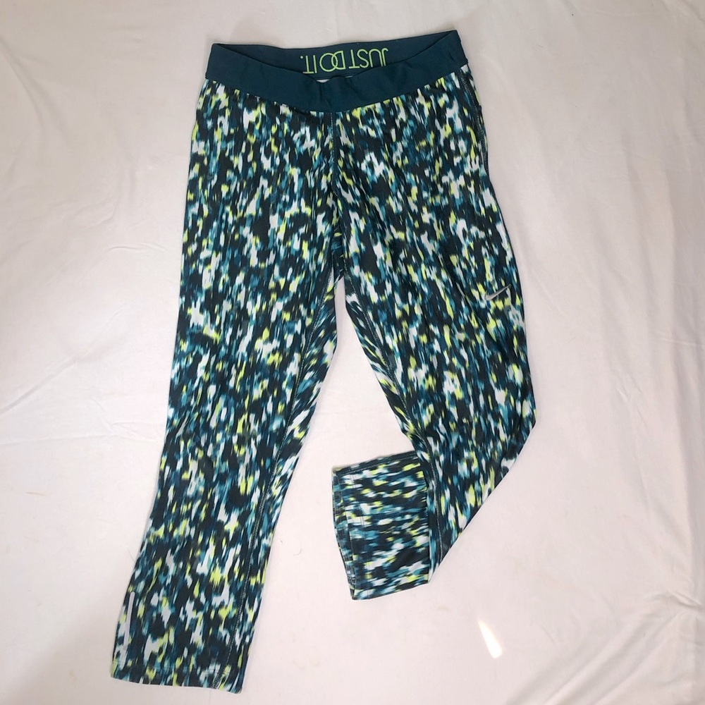 Nike Dri-fit Capri Workout Leggings Medium